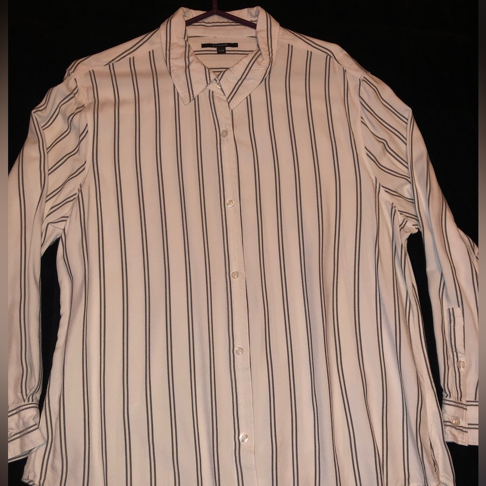 Tahari womens button up shirt